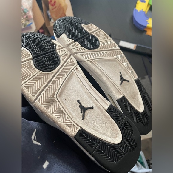 Jordan Retro 4 - Picture 4 of 6